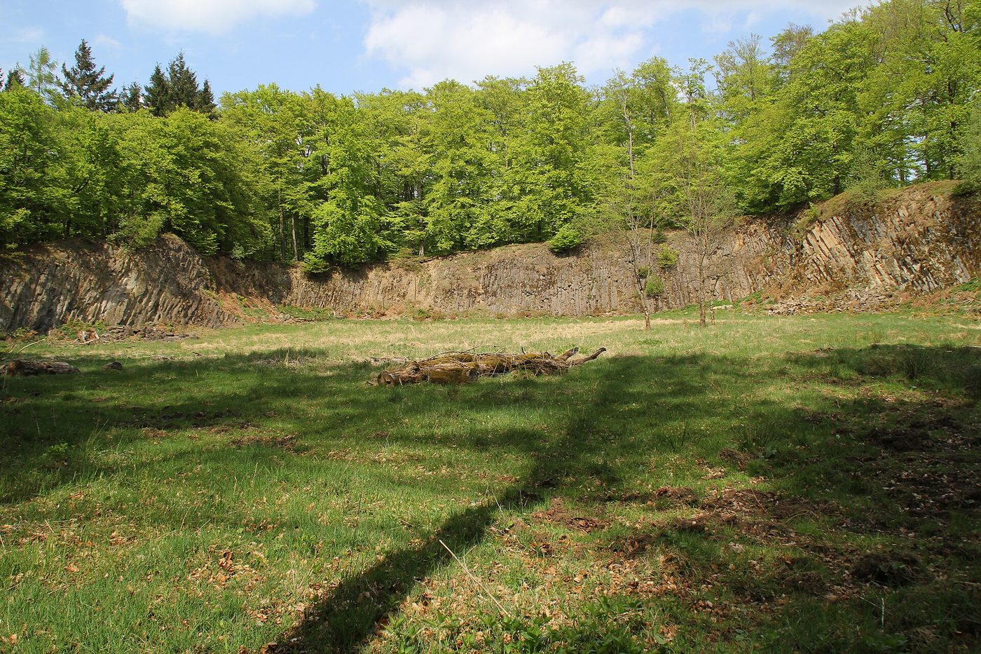 Sitzgruppe am Hohen Berg in Syke brennt vollständig aus