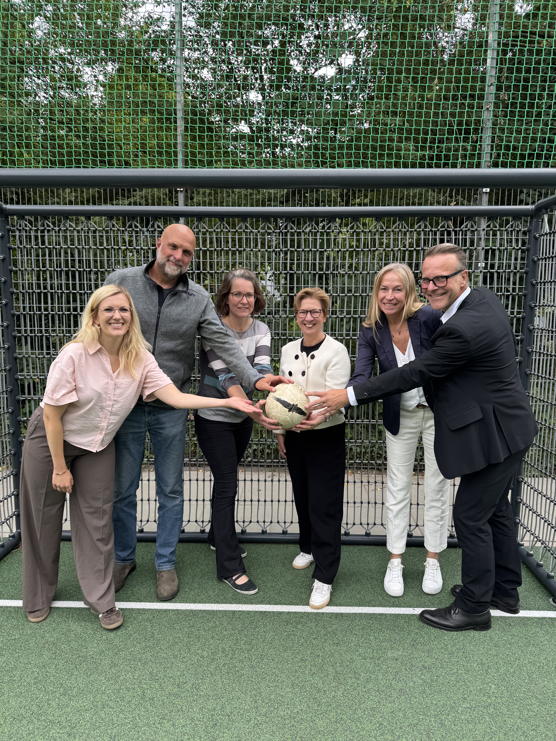 Neuer barrierearmer Bolzplatz am Rennstieg eröffnet