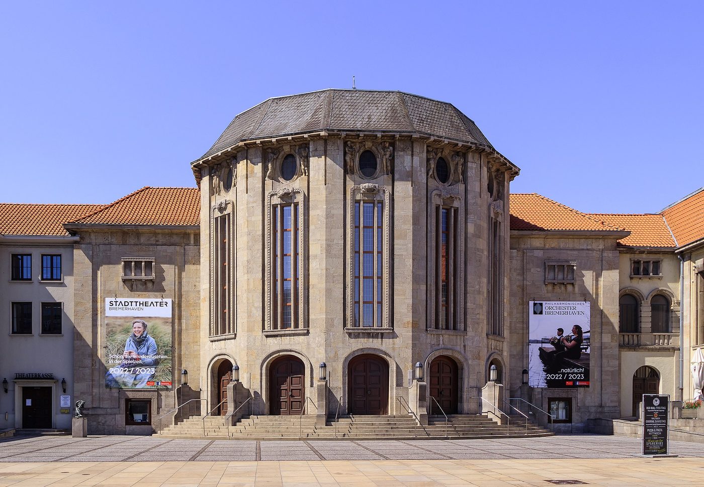 Lesung über Verfolgung und „Wiedergutmachung“ im Stadttheater