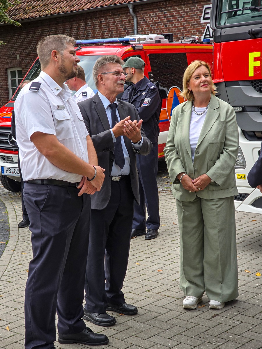 Högl informiert sich über CBRN-Einheit in Weddewarden