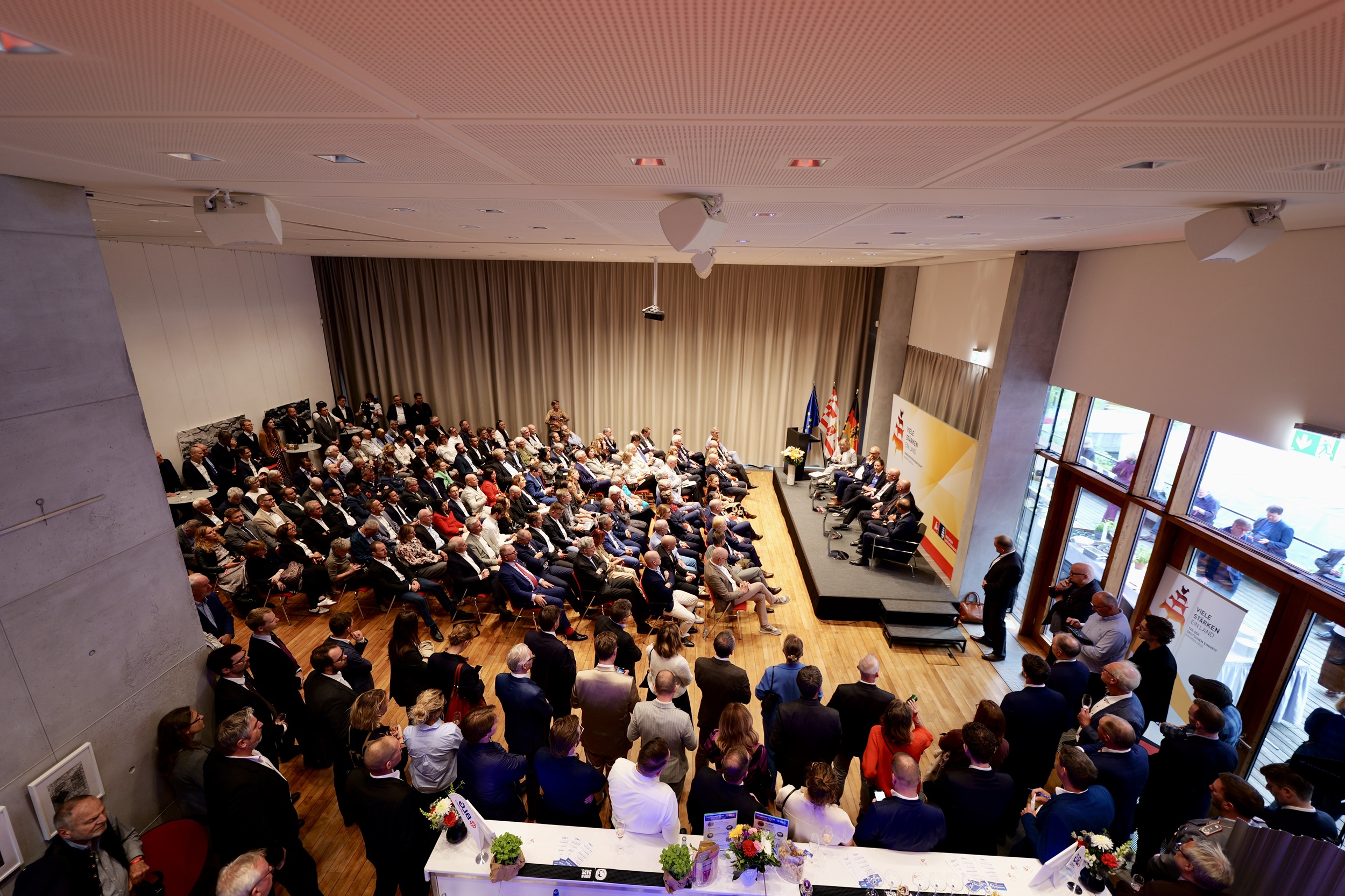 Etwa 600 Personen waren zum Sommerfest der Landesvertretung Bremen in Berlin erschienen.