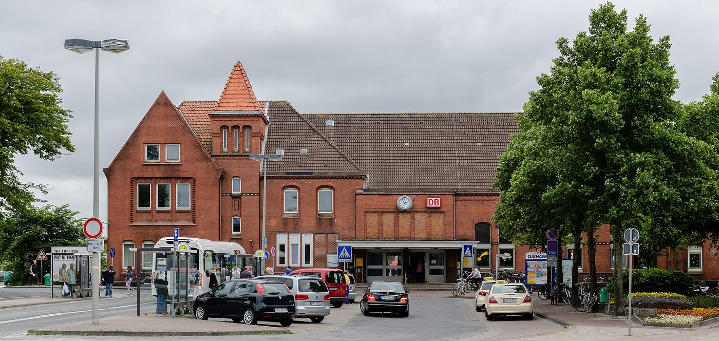 Zehnjährige werfen Steine auf Autozug in Cuxhaven