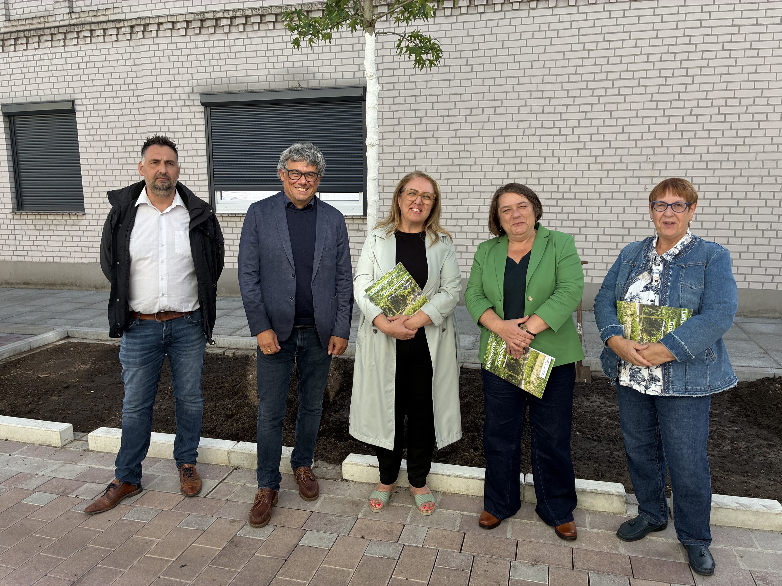 Rasteder Straße in Gröpelingen setzt auf Regenwasser und vier neue Bäume
