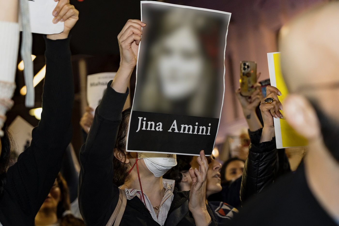Gedenkkundgebung für Jina Mahsa Amini auf dem Bremer Marktplatz