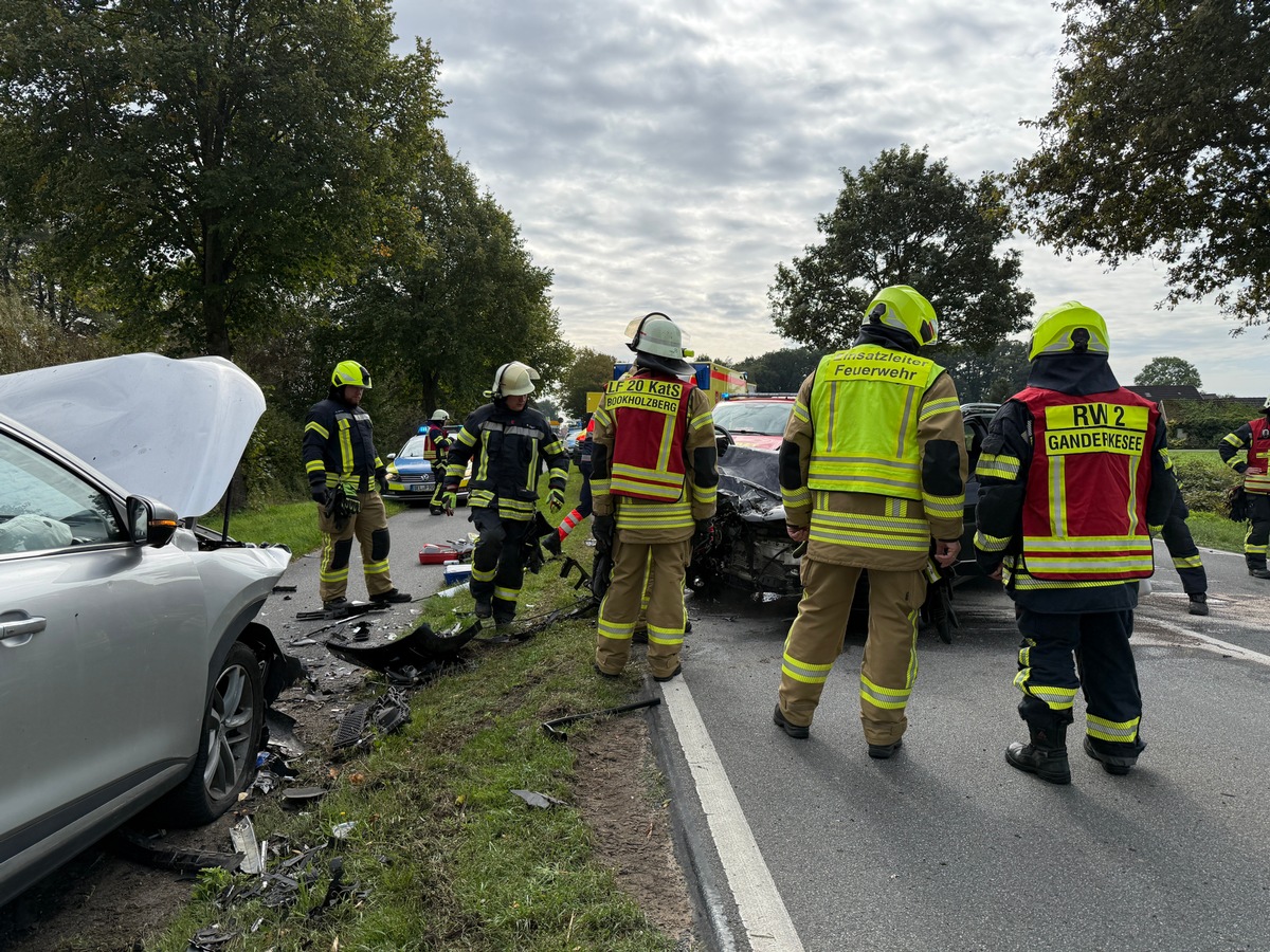 Drei Schwerverletzte bei Frontalzusammenstoß auf der B212
